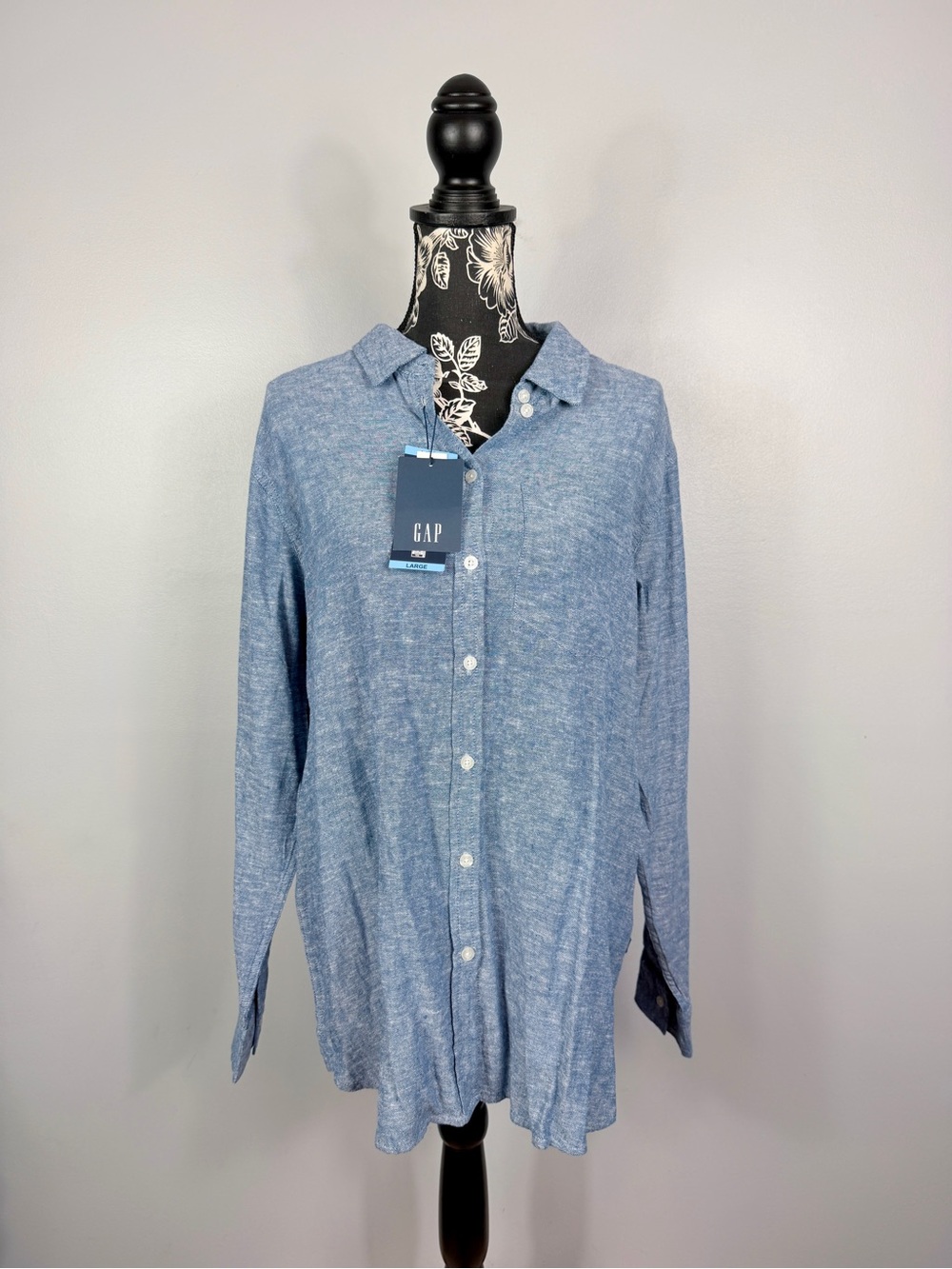 NWT GAP chambray linen blend button down long sleeve top size large
